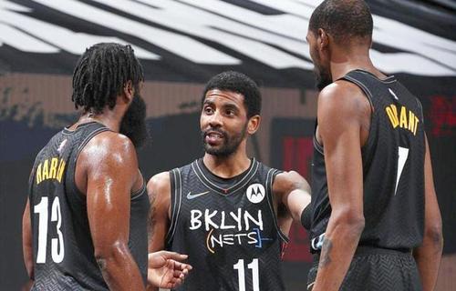 对手的战术一度被完全打乱（对手战术一度陷入彻底混乱）