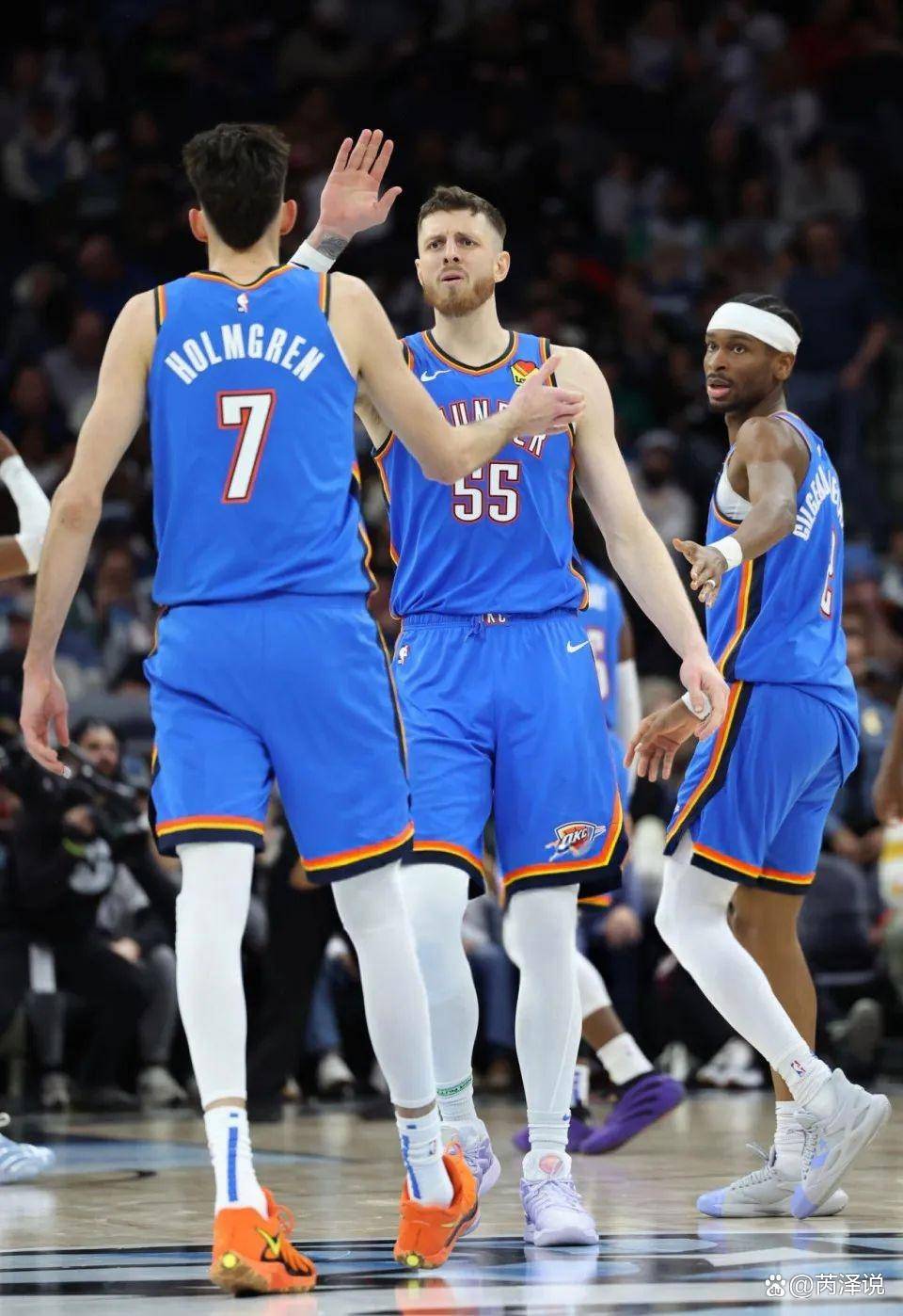 跟队记者：尤文仍在重点关注迈尼昂，球员的续约谈判陷入停滞（跟队记者：尤文持续关注迈尼昂，球员续约谈判已停摆）