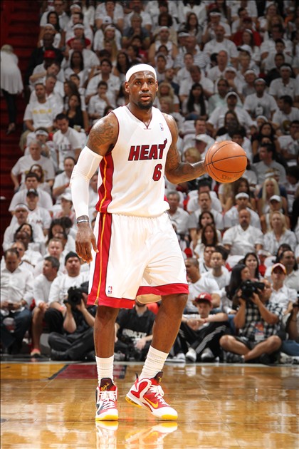 NBA战报：申京28分10板，火箭121-95大胜国王（NBA焦点战：申京砍28+10，火箭121-95轻取国王）