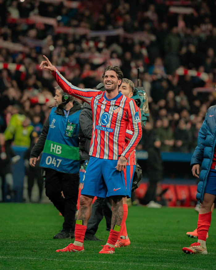 不看好邵佳一执教国足❗详细介绍邵佳一履历❗（邵佳一执教国足前景堪忧？其个人履历详解）