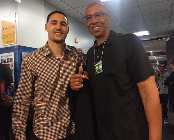 马竞公布本轮联赛大名单：格列兹曼、阿尔瓦雷斯在列，巴埃纳缺阵（马竞发布本轮名单：格列兹曼、阿尔瓦雷斯入选，巴埃纳无缘出战）