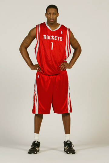 阿根廷队训练吸引20085名球迷观看，梅西获赠埃尔切10号球衣（阿根廷队训练课吸引20085名球迷到场，梅西获赠埃尔切10号战袍）