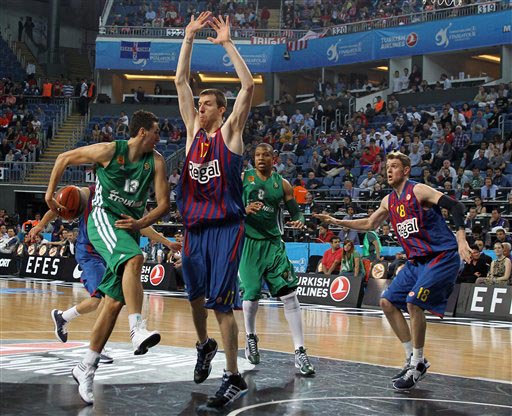 半场：莱比锡2-0法兰克福，哈德、鲍姆加特纳相互传射（半场战罢，莱比锡2-0领先法兰克福：哈德与鲍姆加特纳互送助攻各入一球）