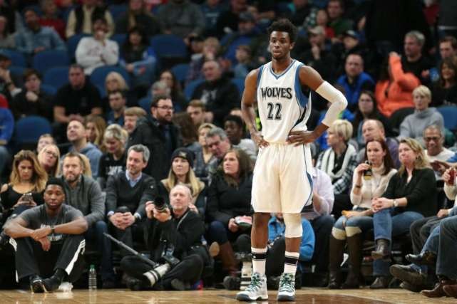 FIFA女足最新排名：中国女足下降1位至第17，亚洲第4（FIFA女足排名更新：中国女足降至第17位 位列亚洲第4）