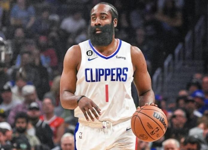 官方：传奇主帅希斯菲尔德等三人入选德国足球名人堂（德足名人堂再添新成员：希斯菲尔德等三人获官方入选）