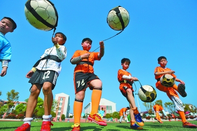 中超转会市场：广州队签下外援,（中超转会动态：广州队完成外援引进）
