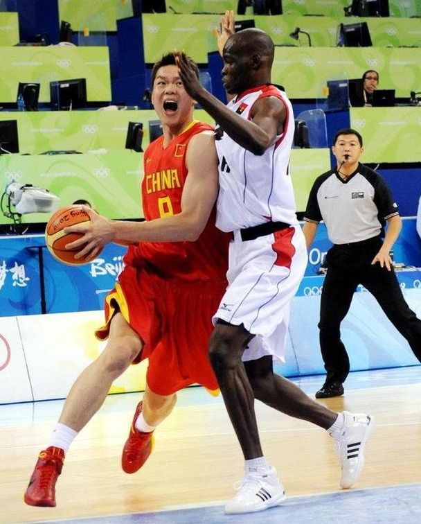 图拉姆：我们踢得很认真，我们是强大的团队，这对年轻人有益（图拉姆：我们踢得专注、团队强大，这对年轻球员大有裨益）