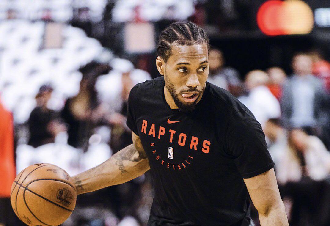 切尔西3-0完胜巴萨，埃斯特旺单骑闯关，阿劳霍染红（切尔西三球零封巴萨，埃斯特旺奔袭破门，阿劳霍红牌下场）