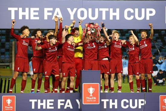 巴蒂：劳塔罗和小蜘蛛可以一起上，但其中一人必须做出牺牲（巴蒂：劳塔罗与小蜘蛛可同场，但需一人为团队让步）