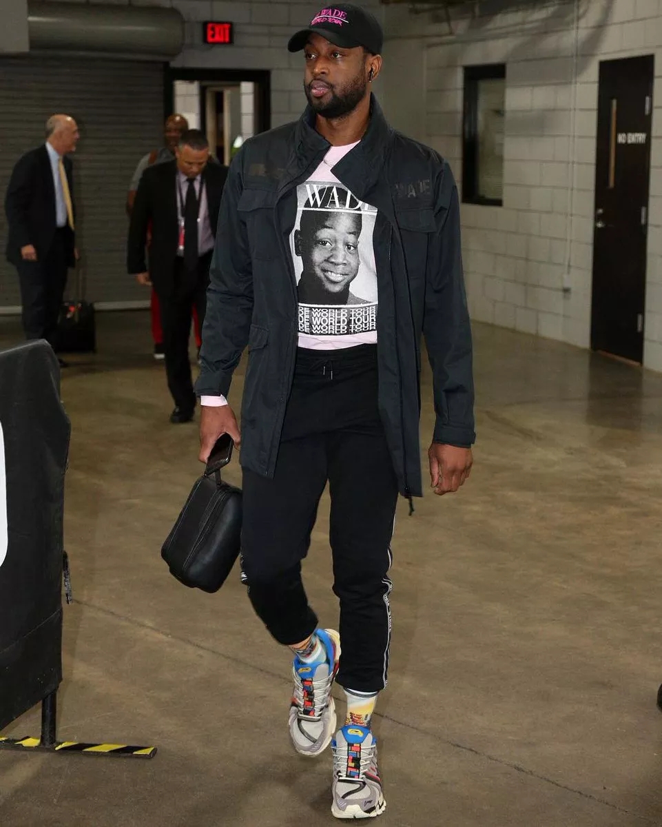 图片报：因两名前锋状态差，多特考虑冬窗签维罗纳前锋焦瓦内（图片报称多特因两锋低迷，计划冬窗追维罗纳前锋焦瓦内）