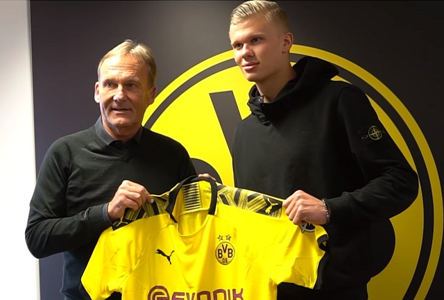 上海U20男足球员：感谢徐根宝指导，81岁高龄还尽力陪伴我们（上海U20男足队员致谢徐根宝：81岁仍亲自陪伴指导）