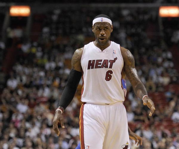 裁判专家：裁判给弗兰·加西亚红牌没问题，罚下卡雷拉斯错了（裁判专家：弗兰·加西亚红牌判定合理，卡雷拉斯被罚下属误判）