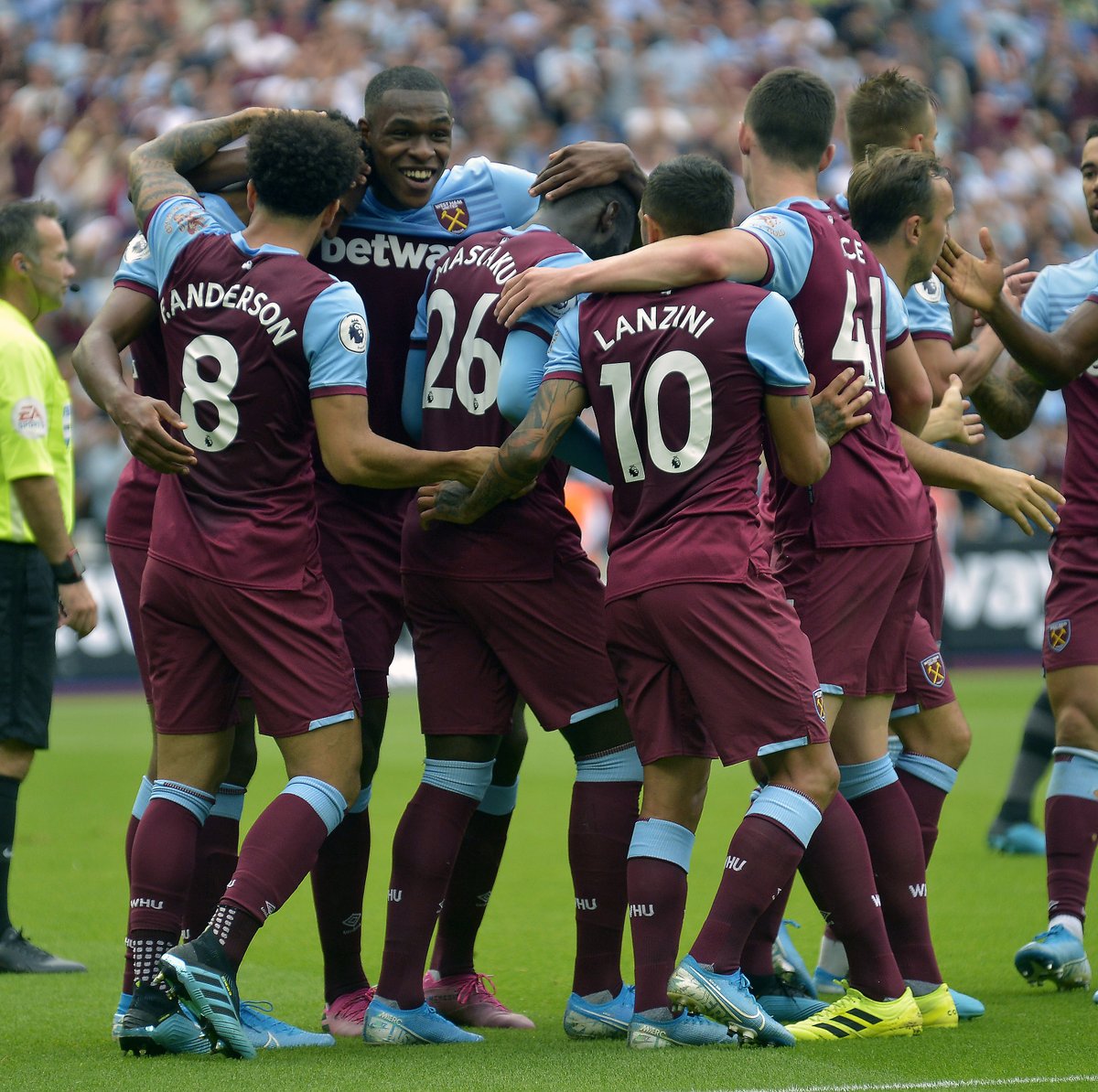 罗尔费斯：格里马尔多很期待对阵老东家本菲卡，他是球员楷模（罗尔费斯：格里马尔多迫不及待迎战旧主本菲卡，他堪称球员典范）